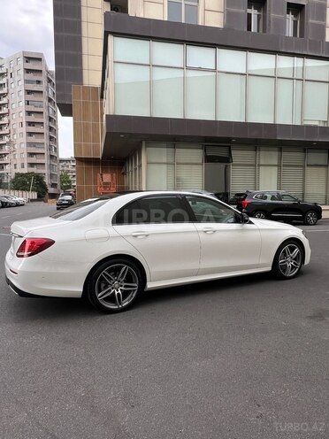 Mercedes E 200