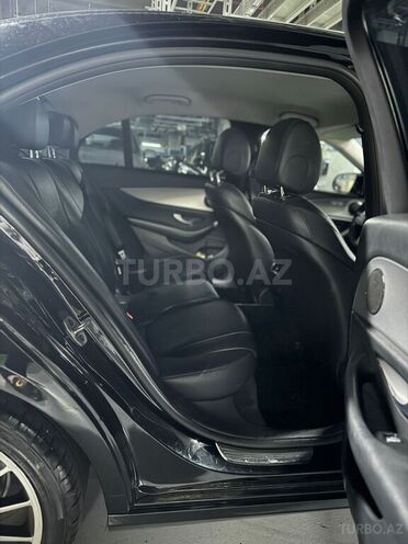 Mercedes E 220 d 2019, 357,100 km - 2.0 l - Bakı
