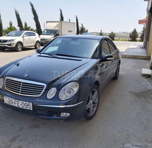 Mercedes E 240