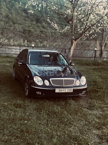 Mercedes E 240