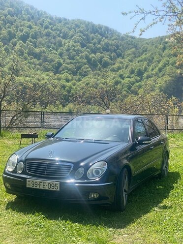 Mercedes E 240