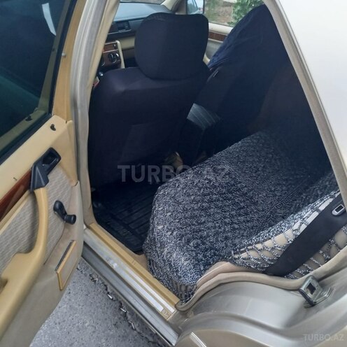 Mercedes E 200 1990, 372,262 km - 2.0 l - Bakı