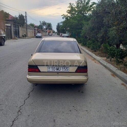 Mercedes E 200 1990, 372,262 km - 2.0 l - Bakı
