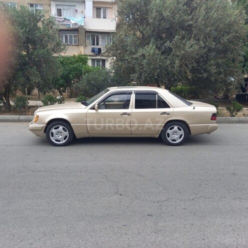 Mercedes E 200 1990, 372,262 km - 2.0 l - Bakı