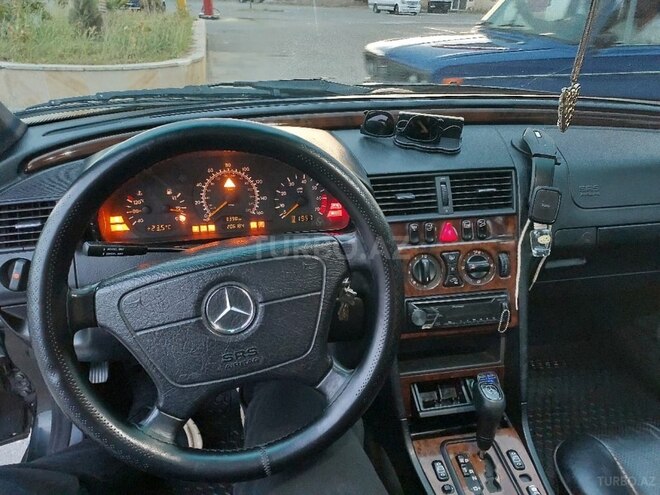 Mercedes C 230