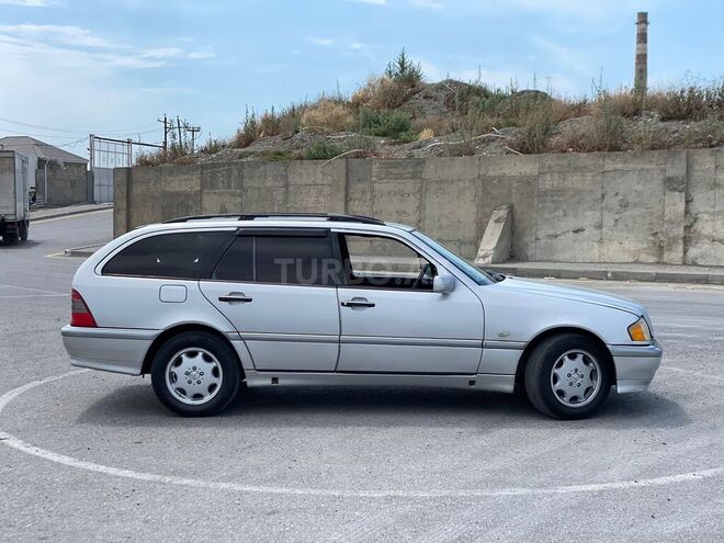 Mercedes C 240