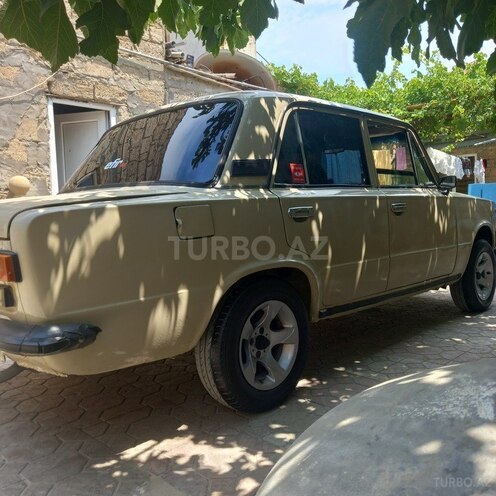 LADA (VAZ) 21011