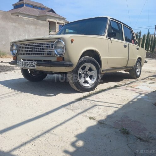 LADA (VAZ) 21011