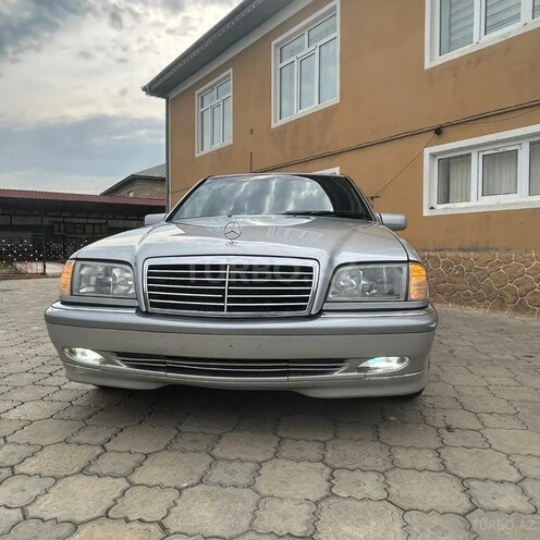 Mercedes C 240