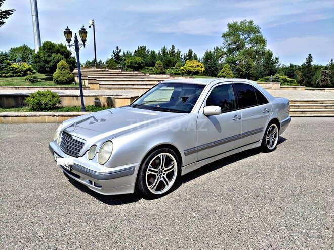 Mercedes E 240