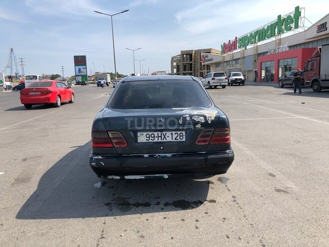 Mercedes E 220 2000, 312,000 km - 2.2 l - Bakı