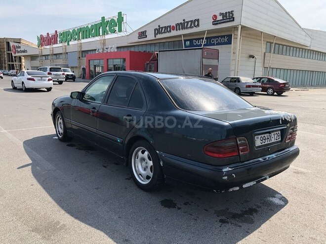 Mercedes E 220 2000, 312,000 km - 2.2 l - Bakı