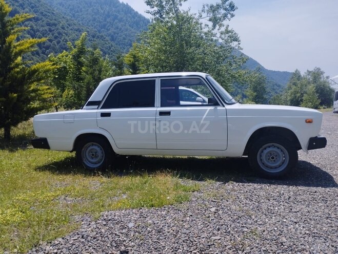 LADA (VAZ) 2107