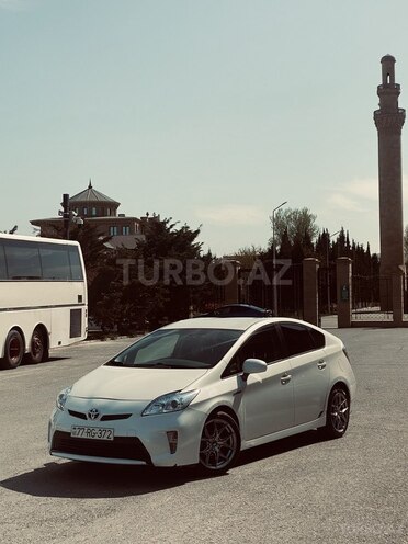 Toyota Prius 2015, 180,000 km - 1.8 l - Sumqayıt