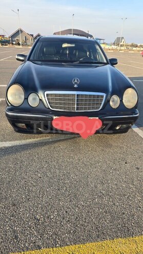 Mercedes E 240