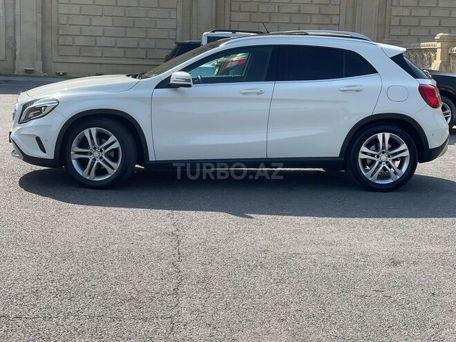 Mercedes GLA 180