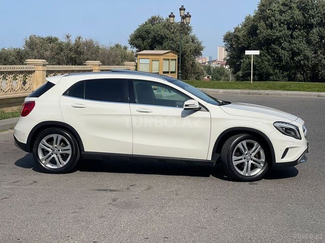 Mercedes GLA 180