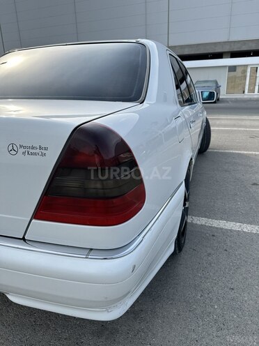 Mercedes C 230