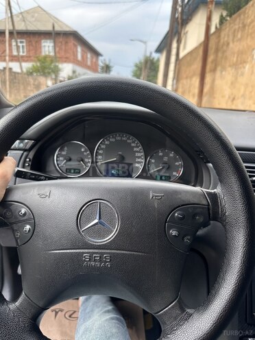 Mercedes E 270