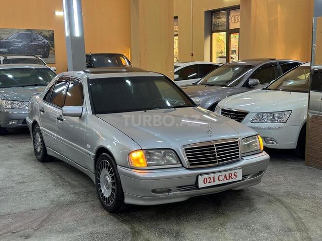 Mercedes C 200