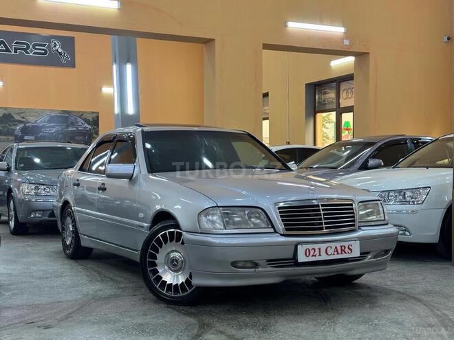 Mercedes C 200