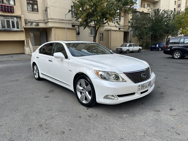 Lexus LS 460