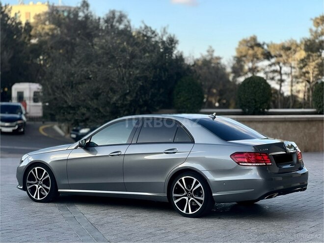 Mercedes E 220