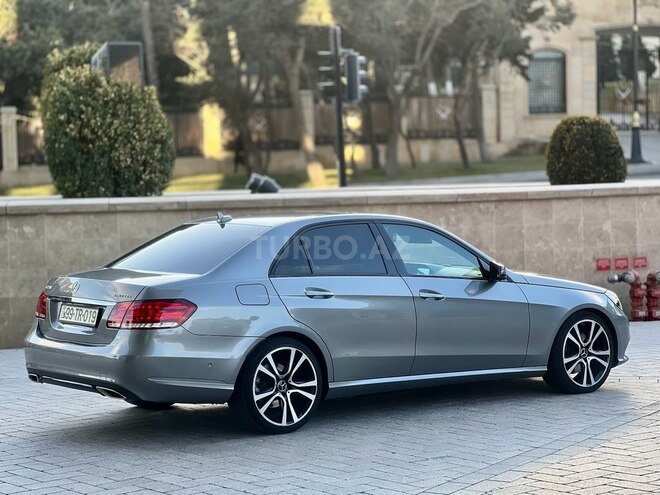 Mercedes E 220