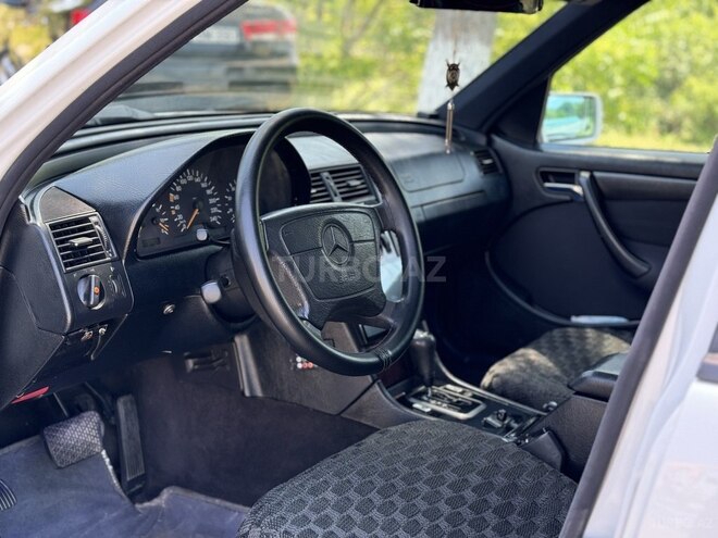 Mercedes C 200 1998, 380,000 km - 2.0 l - Quba