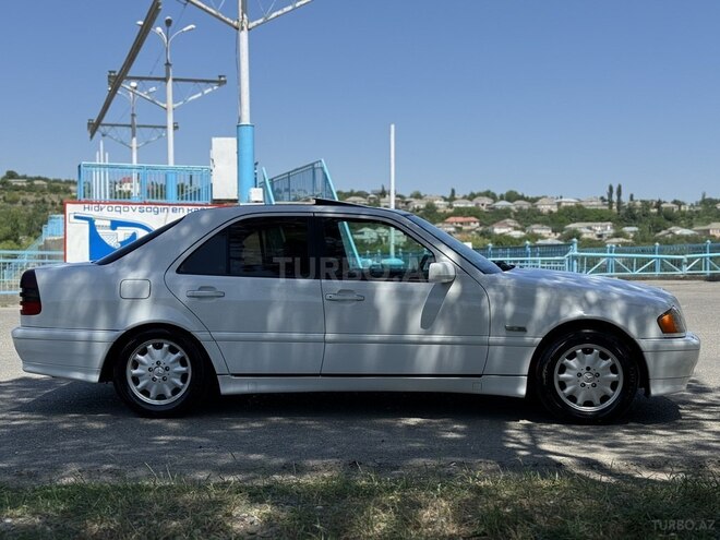 Mercedes C 200 1998, 380,000 km - 2.0 l - Quba