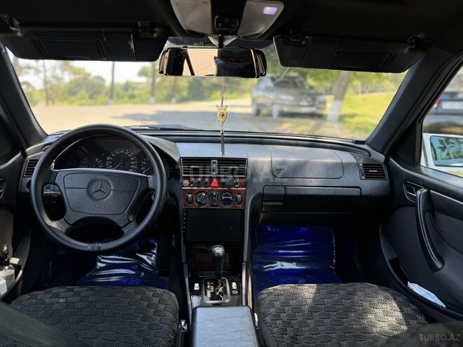 Mercedes C 200 1998, 380,000 km - 2.0 l - Quba