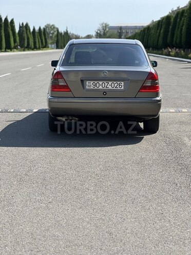 Mercedes C 220