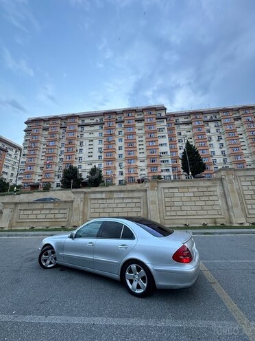 Mercedes E 240