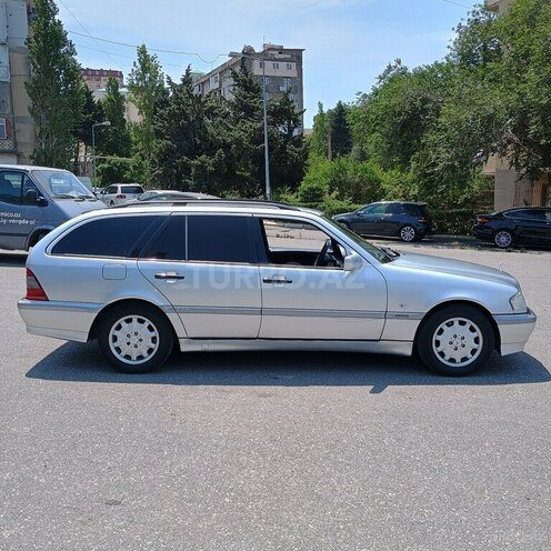 Mercedes C 200