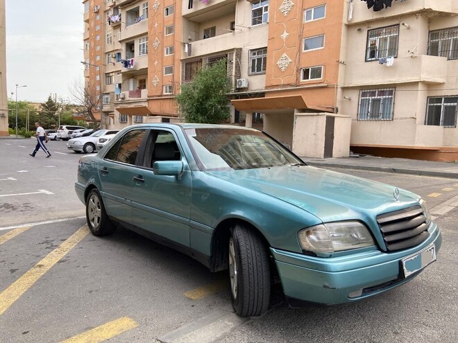 Mercedes C 200