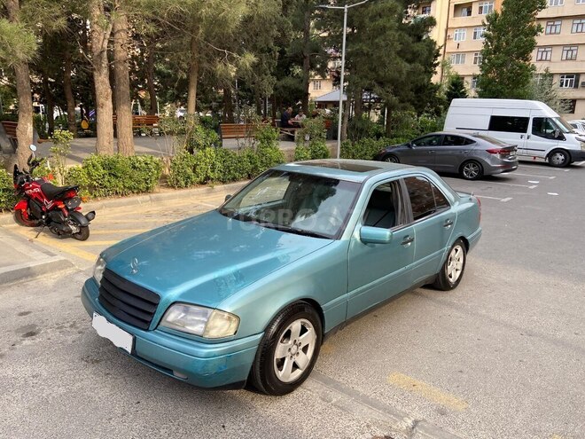 Mercedes C 200