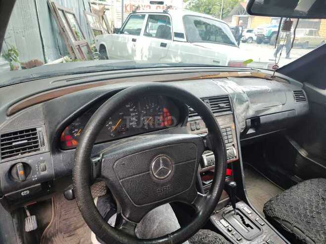 Mercedes C 200