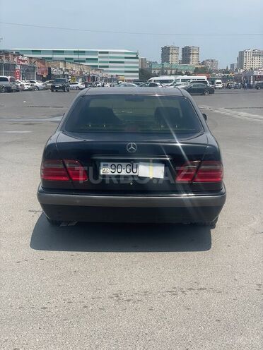 Mercedes E 240 1997, 353,454 km - 2.4 l - Bakı