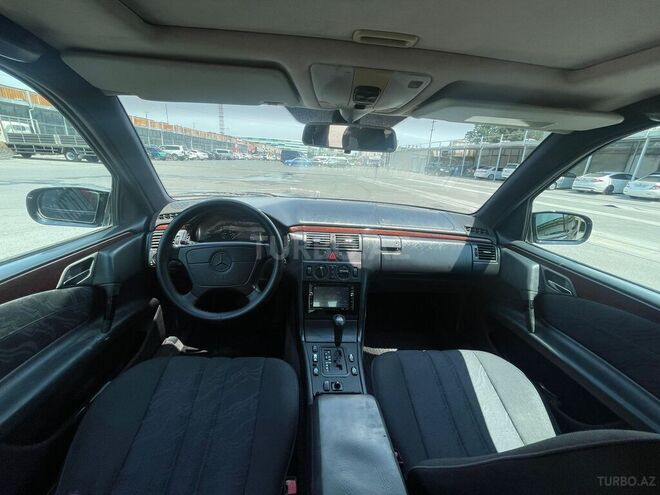 Mercedes E 240 1997, 353,454 km - 2.4 l - Bakı