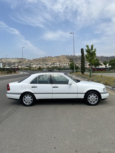 Mercedes C 200 1995, 297,000 km - 2.0 l - Bakı