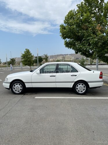 Mercedes C 200 1995, 297,000 km - 2.0 l - Bakı