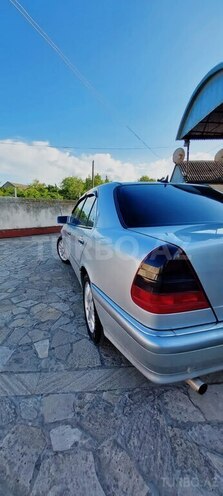 Mercedes C 180