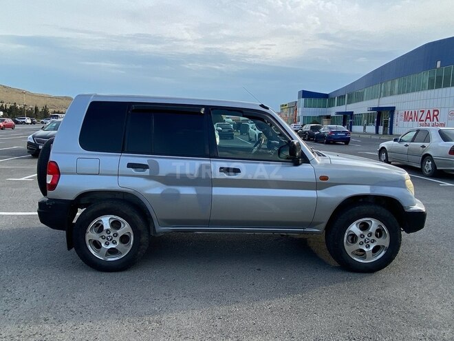 Mitsubishi Pajero io