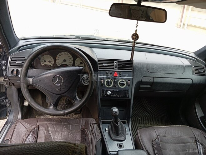 Mercedes C 200