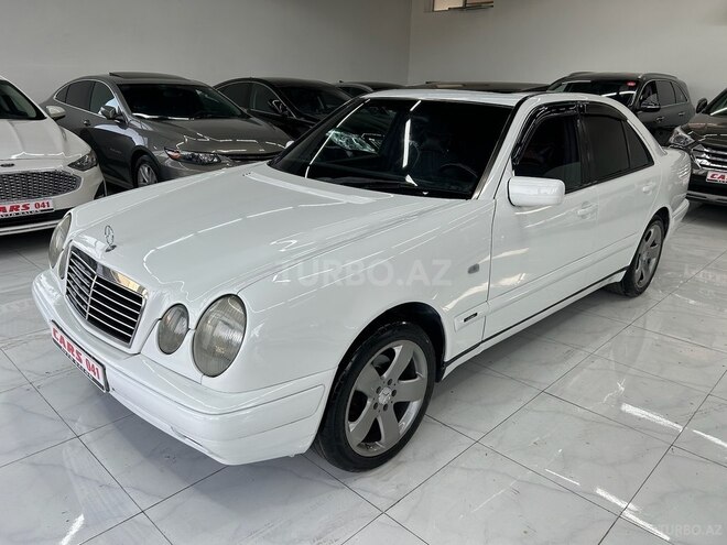 Mercedes E 230