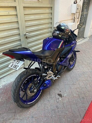 Yamaha R15 V4