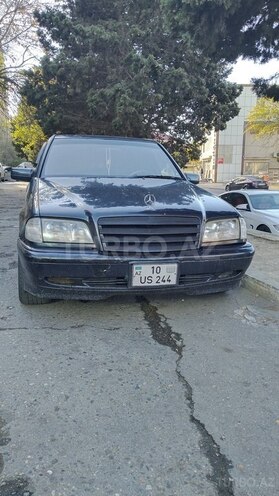 Mercedes C 200