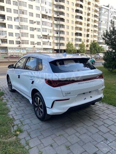 BYD e2