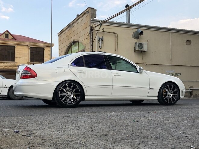 Mercedes E 320