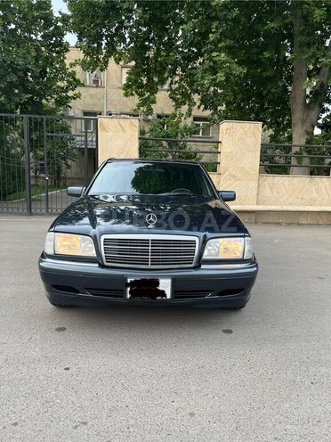 Mercedes C 240